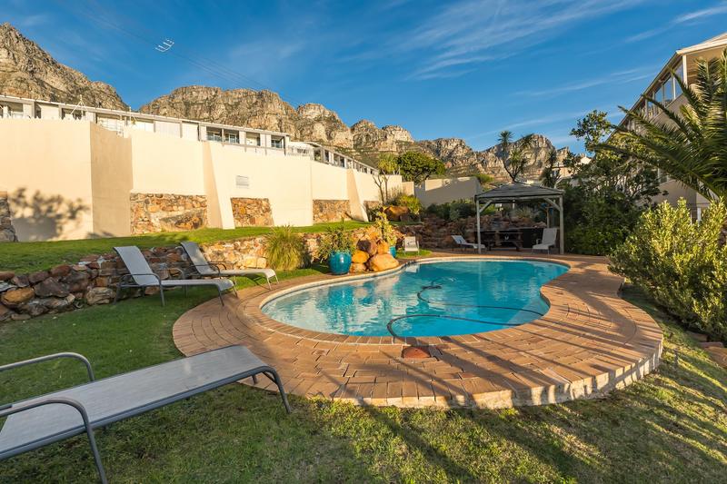 To Let 2 Bedroom Property for Rent in Camps Bay Western Cape